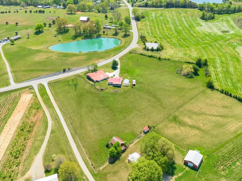 1435 Hennessee Bridge Road Rock Island TN 38581