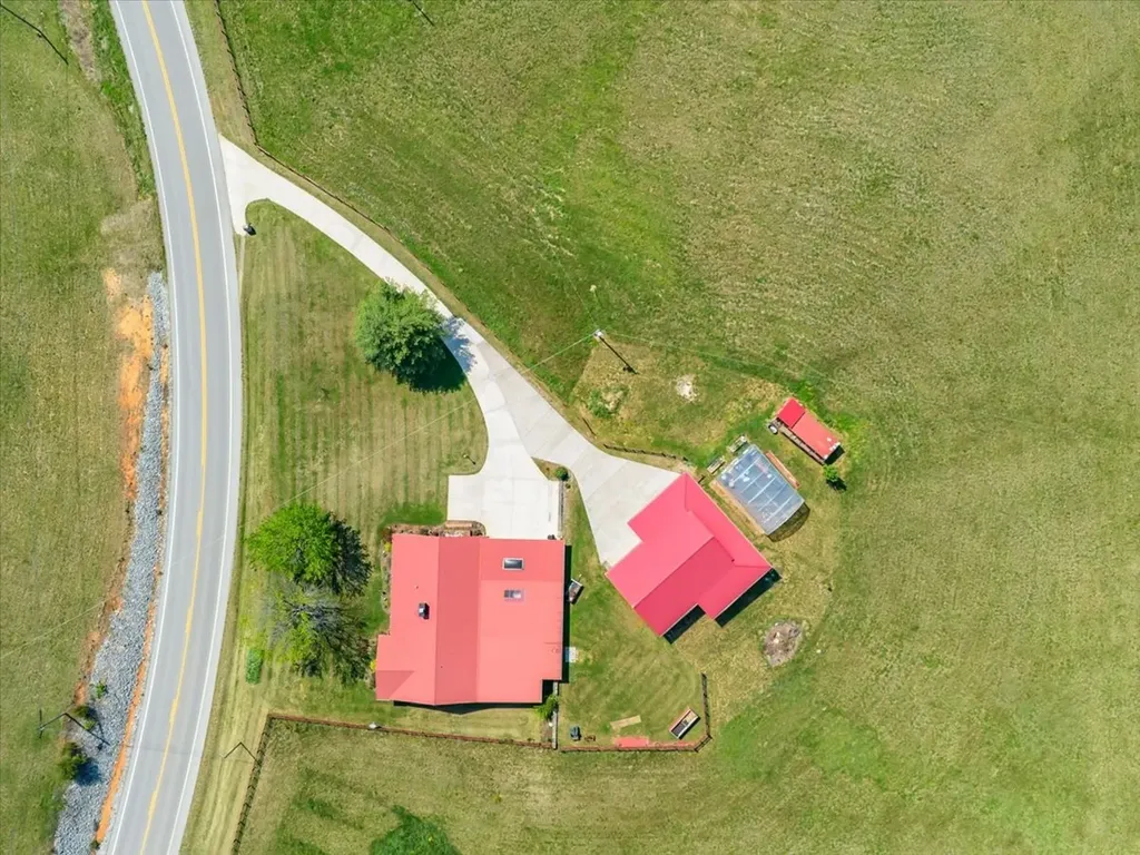 1435 Hennessee Bridge Road Rock Island TN 38581