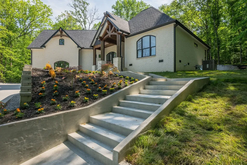 126 Dogwood Court Dickson TN 37055