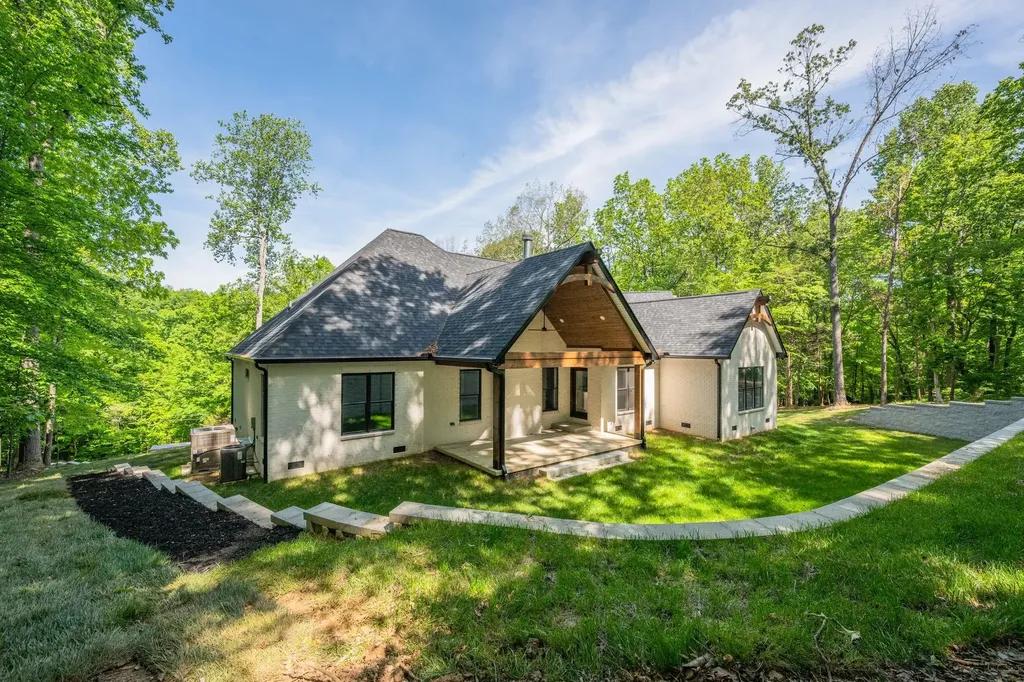 126 Dogwood Court Dickson TN 37055