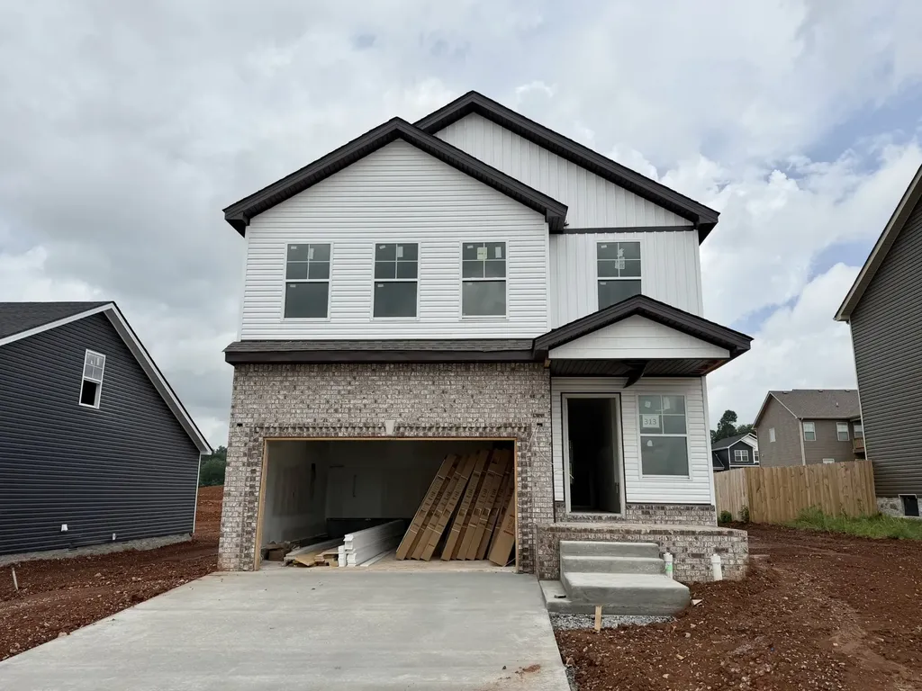 313 Cardinal Creek Clarksville TN 37040