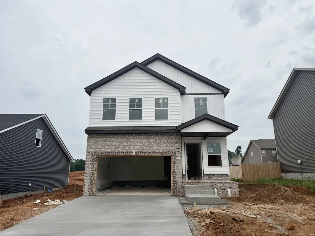 313 Cardinal Creek Clarksville TN 37040