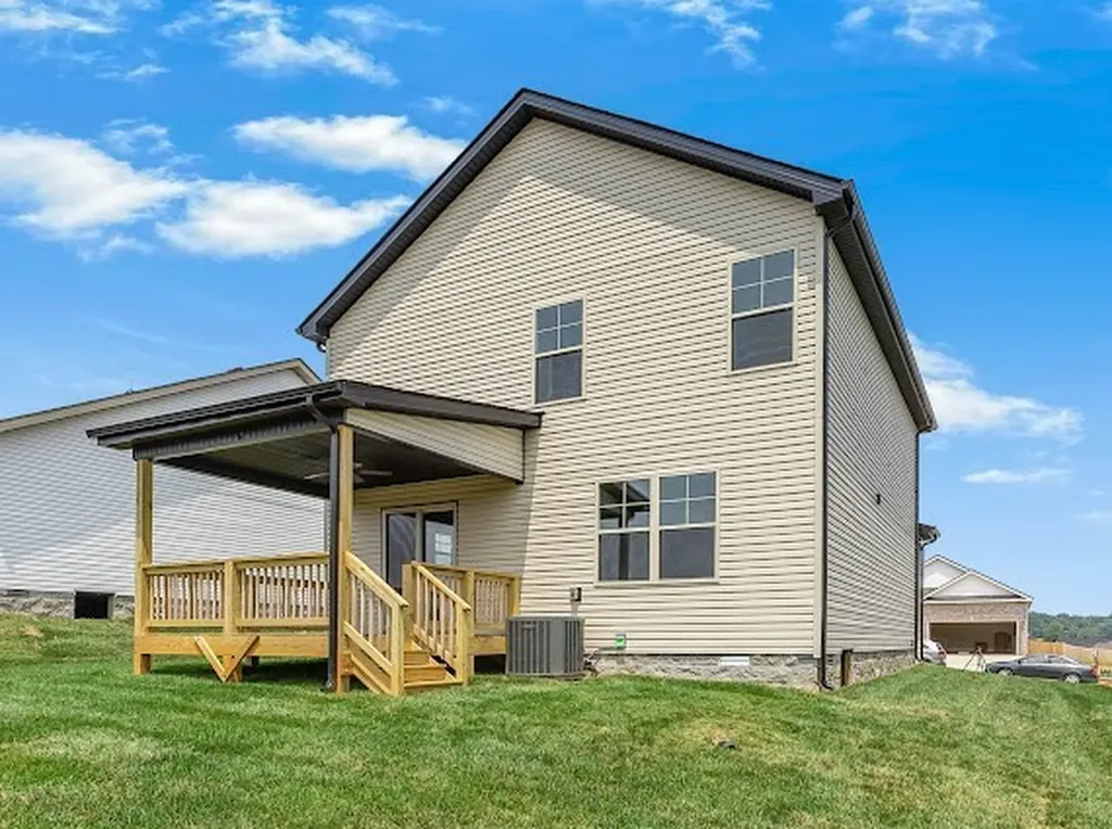 313 Cardinal Creek Clarksville TN 37040