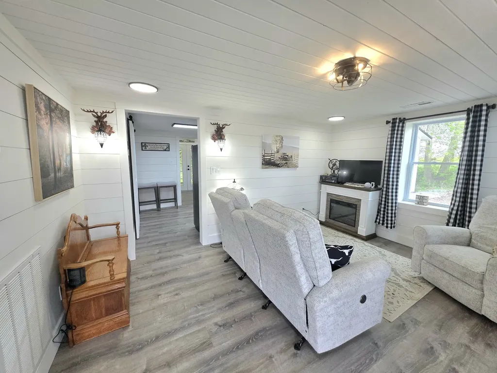 1151 Dry Creek Road Smithville TN 37166