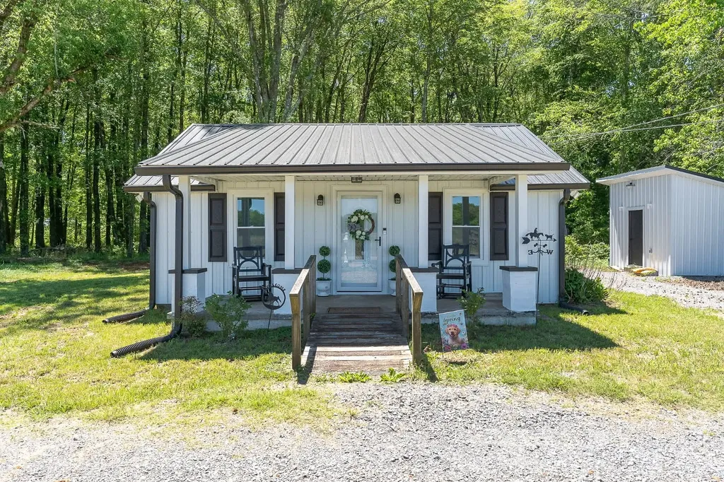 1151 Dry Creek Road Smithville TN 37166