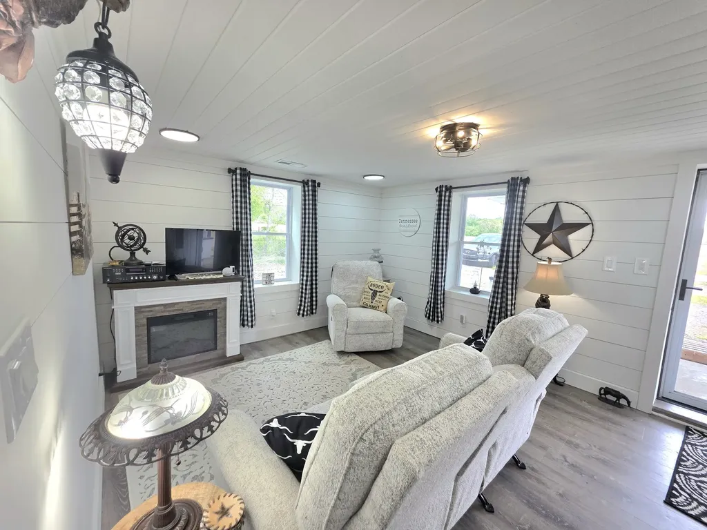 1151 Dry Creek Road Smithville TN 37166