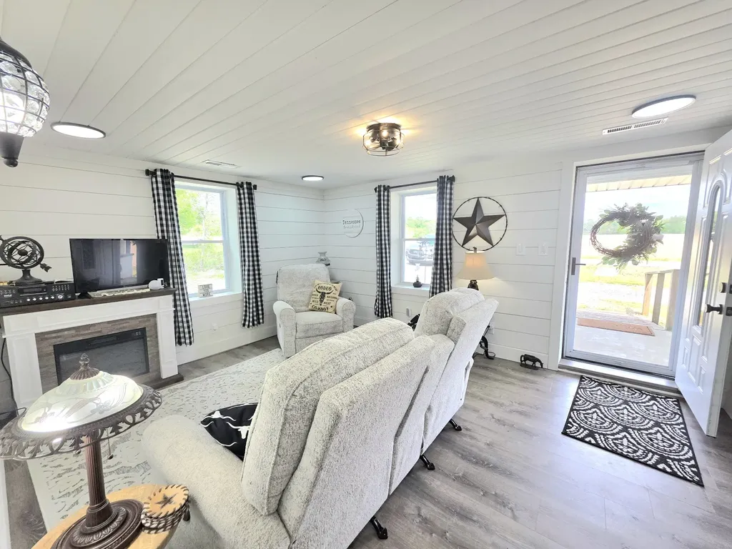 1151 Dry Creek Road Smithville TN 37166