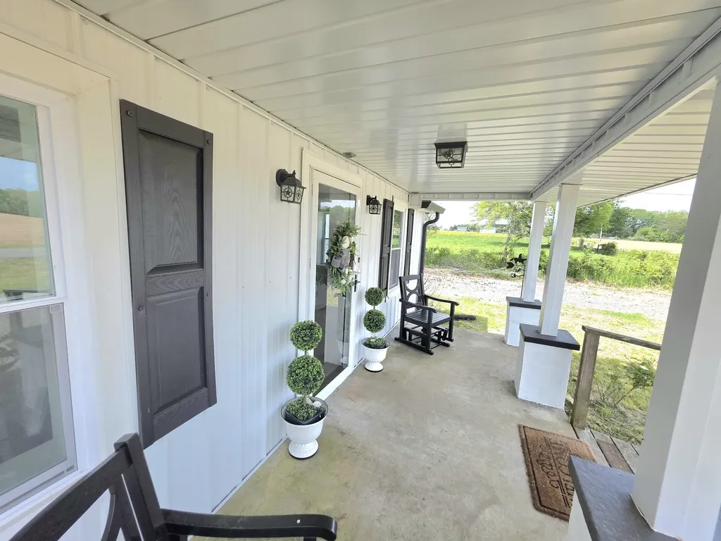 1151 Dry Creek Road Smithville TN 37166