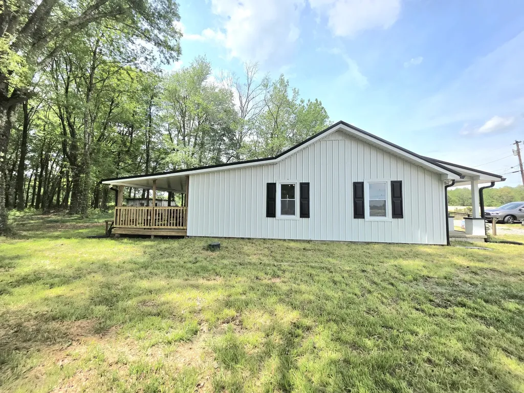 1151 Dry Creek Road Smithville TN 37166