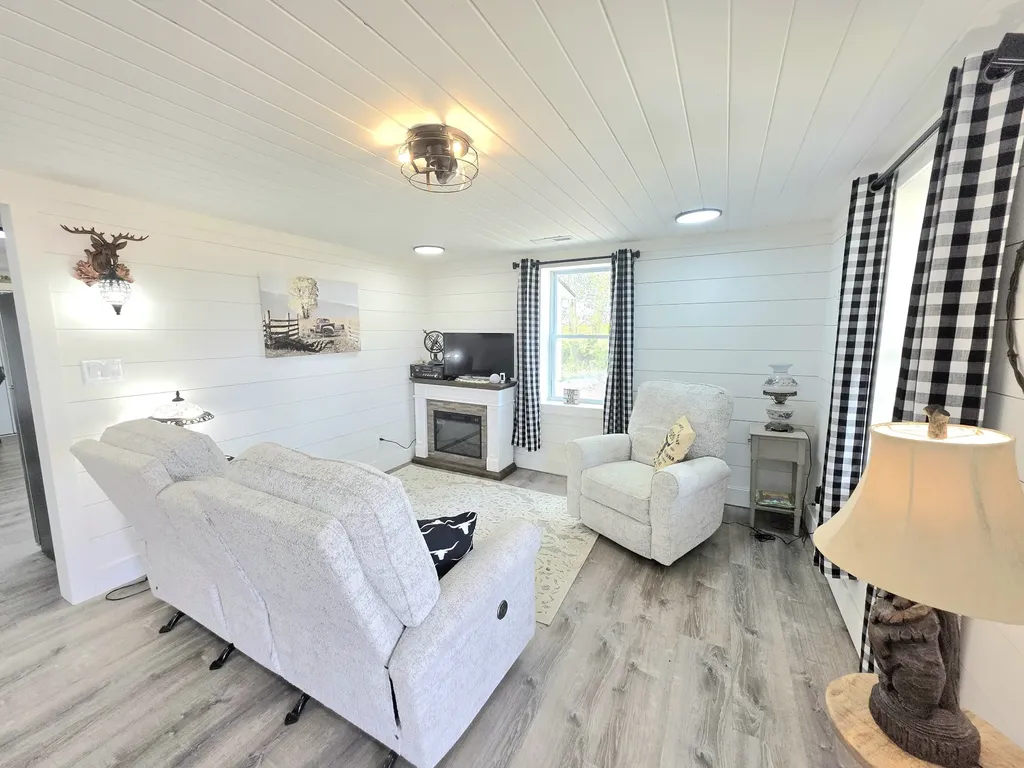 1151 Dry Creek Road Smithville TN 37166