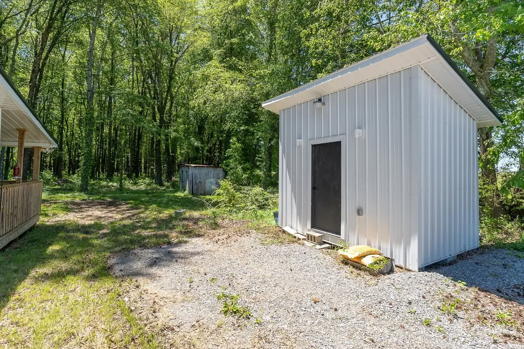 1151 Dry Creek Road Smithville TN 37166
