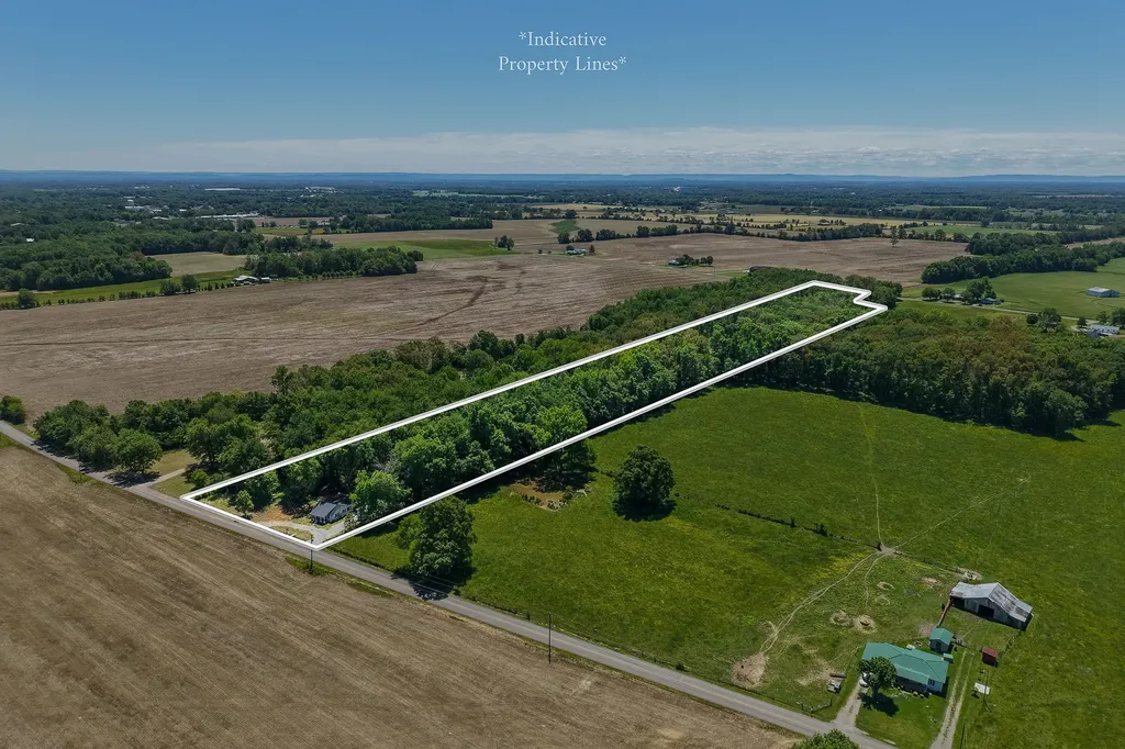 1151 Dry Creek Road Smithville TN 37166