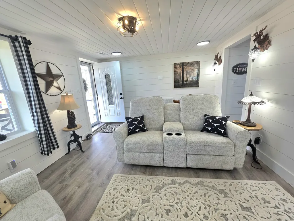 1151 Dry Creek Road Smithville TN 37166