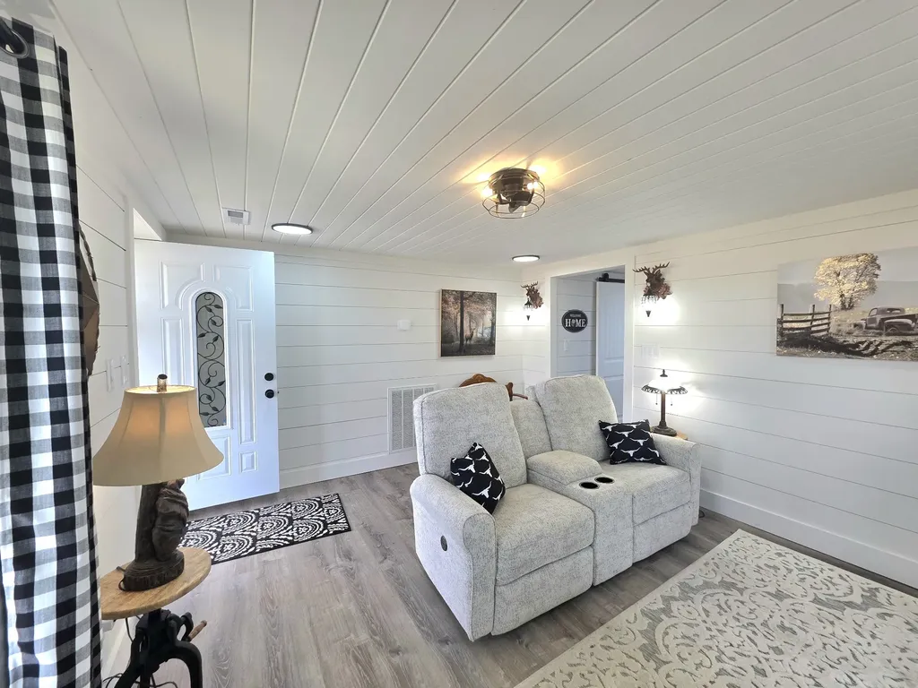 1151 Dry Creek Road Smithville TN 37166