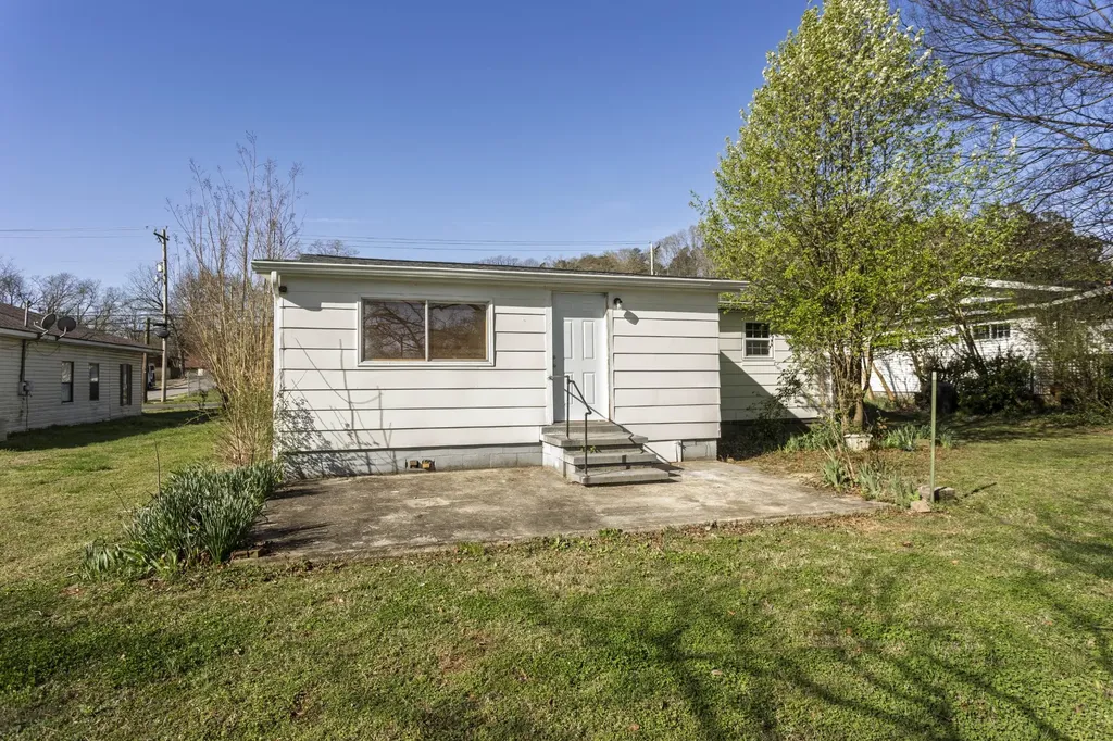 344 Illinois Avenue Dayton TN 37321