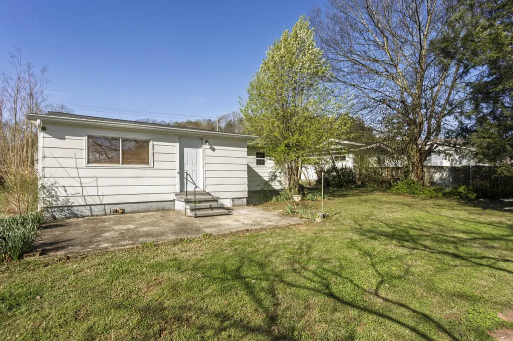 344 Illinois Avenue Dayton TN 37321