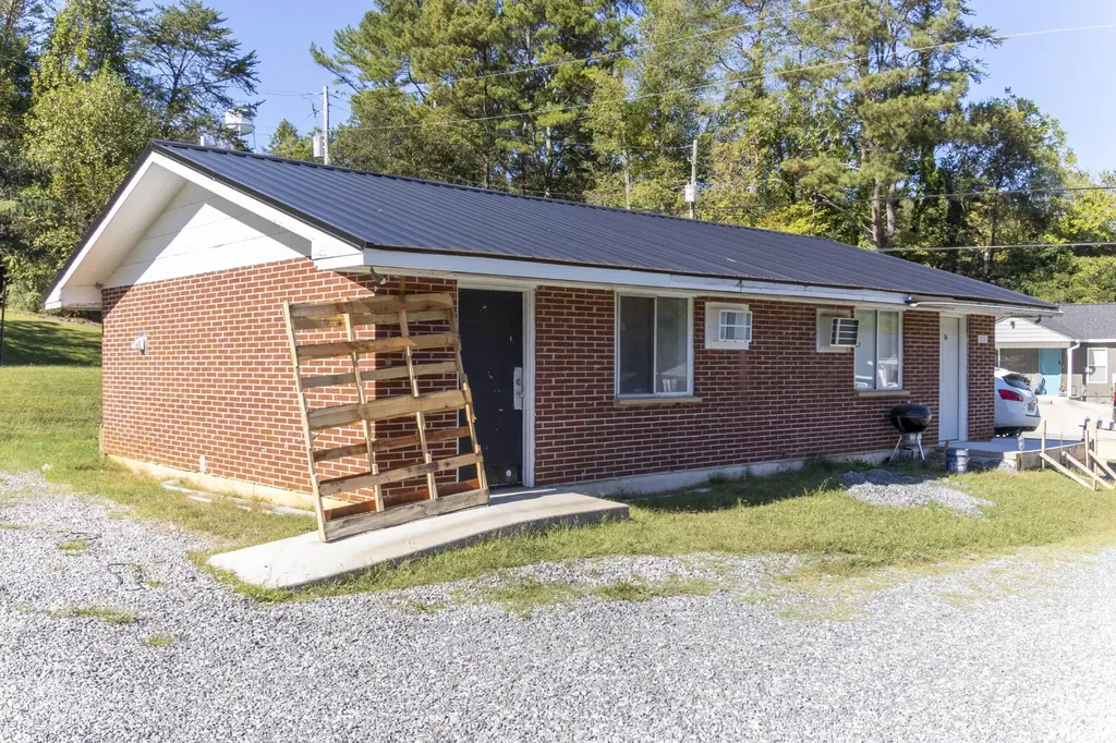 1305 Old Washington Highway Dayton TN 37321