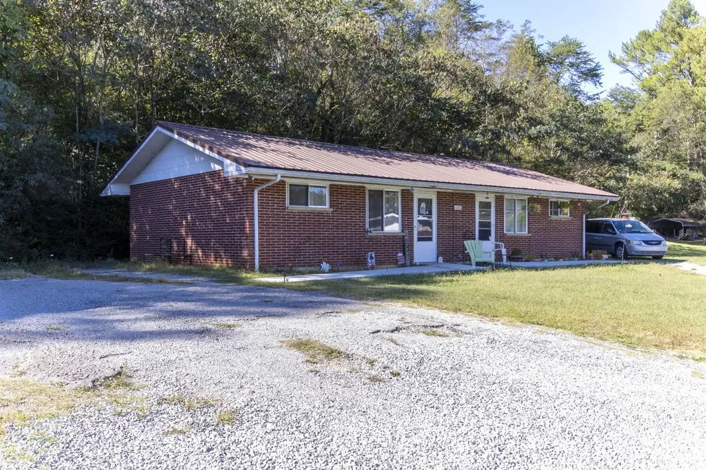 1305 Old Washington Highway Dayton TN 37321