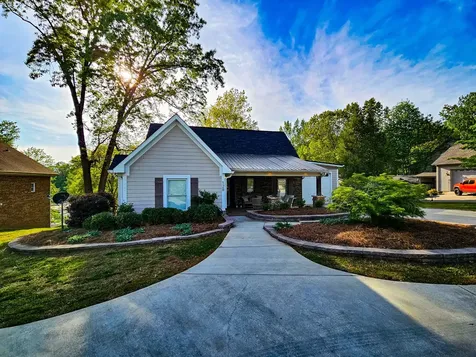 128 Holly Tree Drive Estill Springs TN 37330