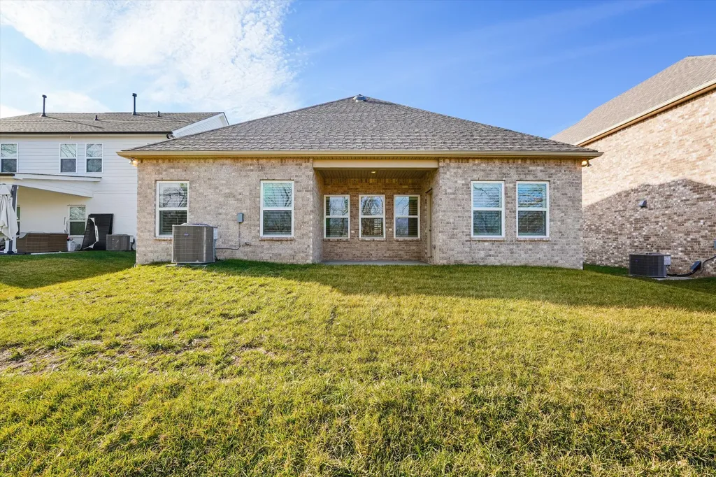 492 Triple Crown Circle Gallatin TN 37066