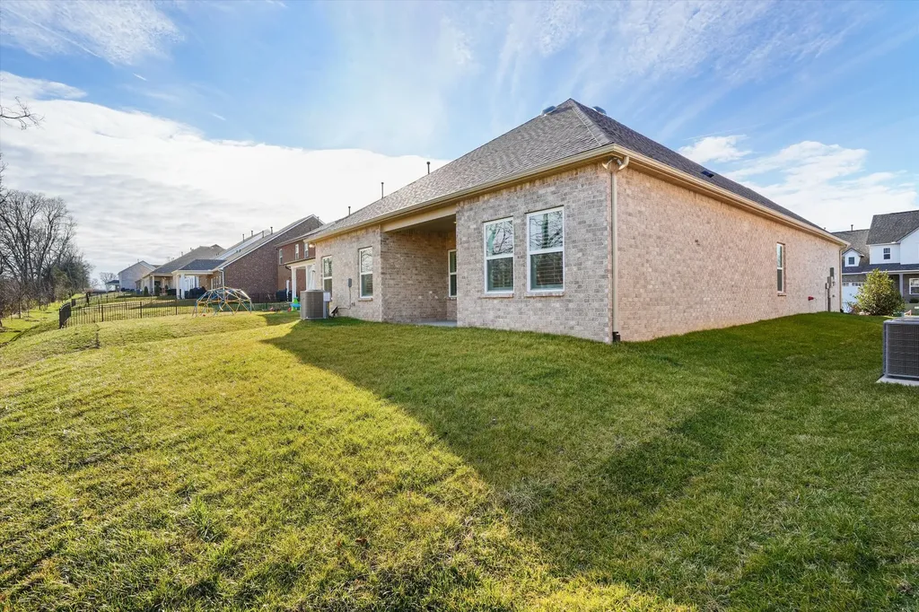 492 Triple Crown Circle Gallatin TN 37066