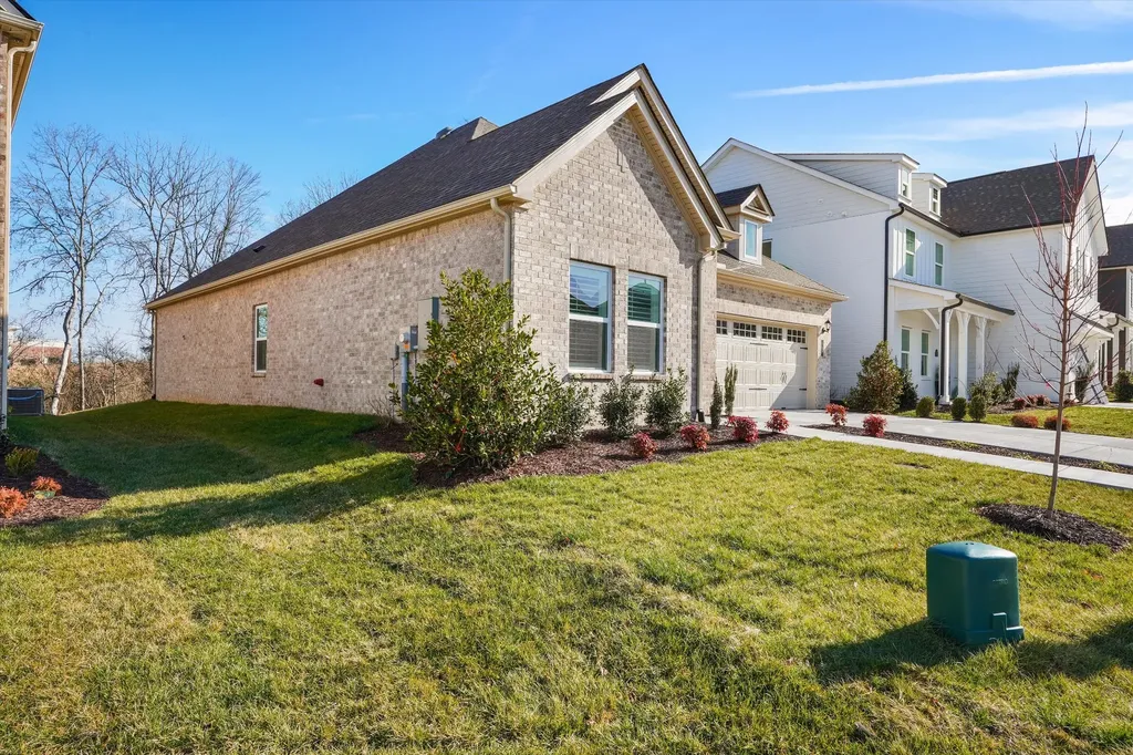 492 Triple Crown Circle Gallatin TN 37066