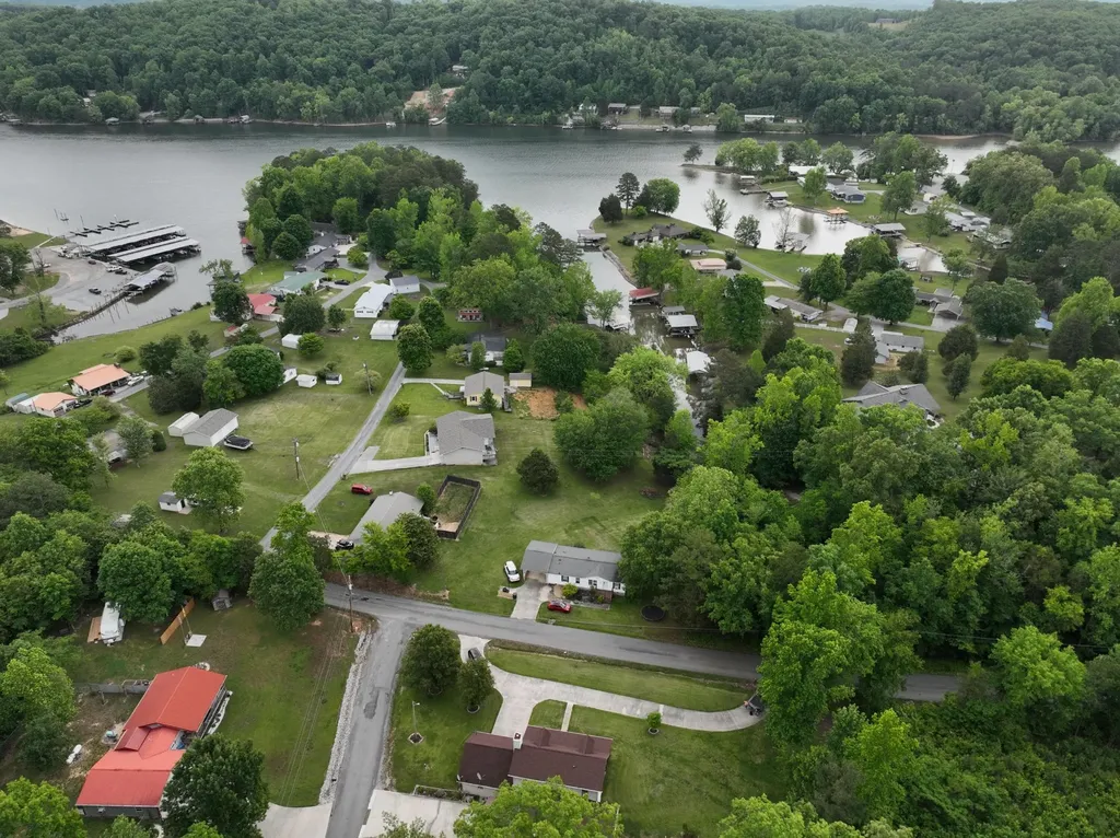8441 Toestring Valley Road Spring City TN 37381