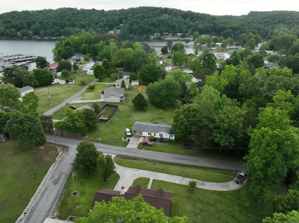 8441 Toestring Valley Road Spring City TN 37381