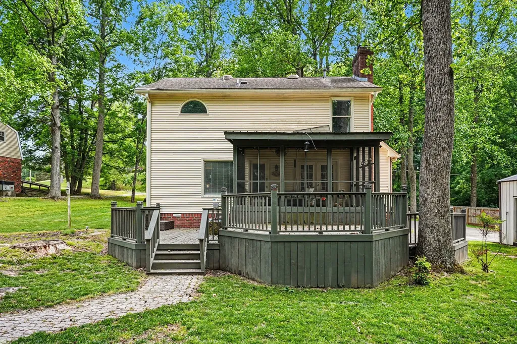 2202 Woodmont Drive Springfield TN 37172
