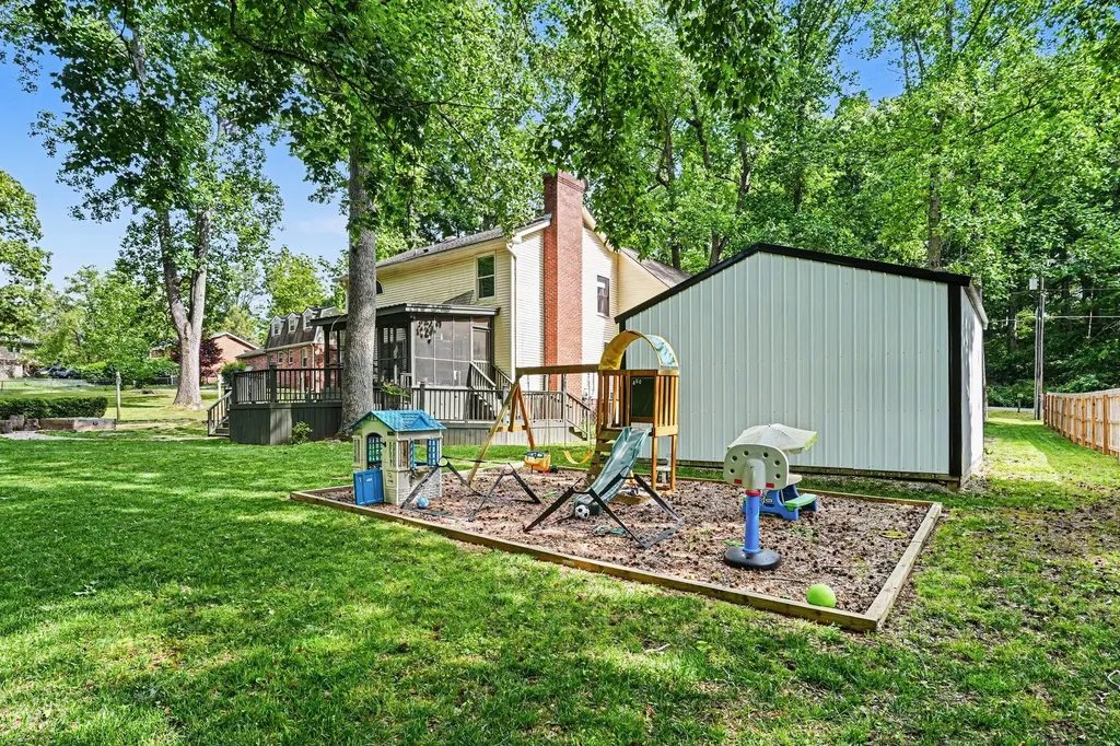 2202 Woodmont Drive Springfield TN 37172