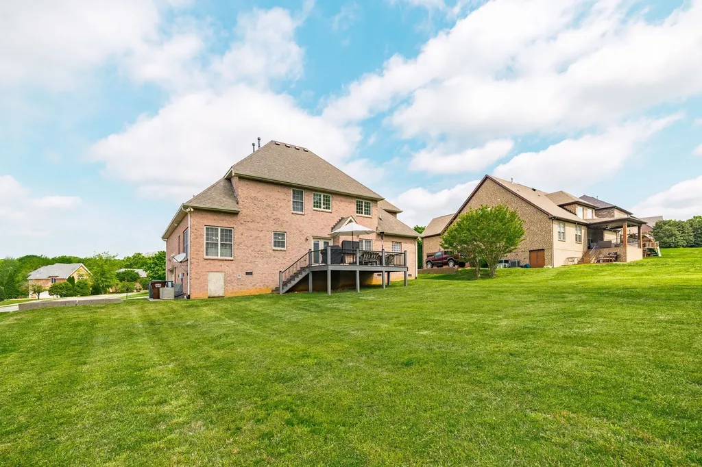 1022 Tower Hill Lane Hendersonville TN 37075