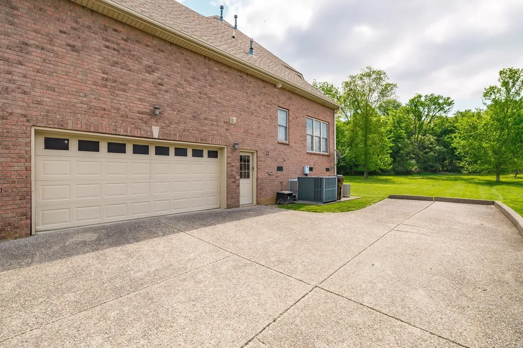 1022 Tower Hill Lane Hendersonville TN 37075
