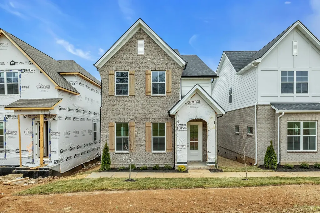 1107 Freeboard Alley La Vergne TN 37086