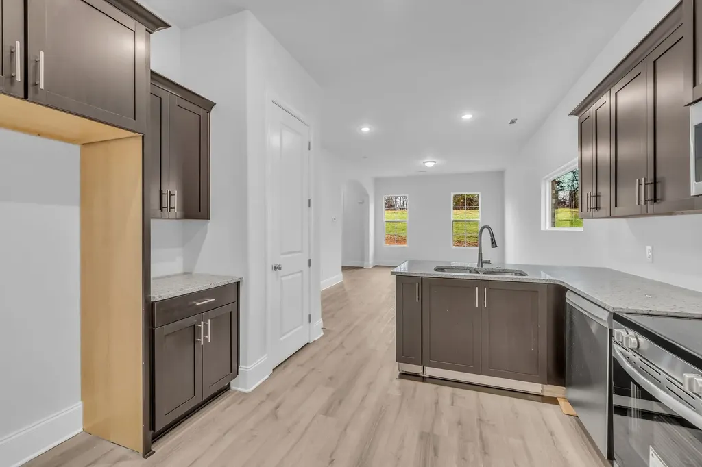 1107 Freeboard Alley La Vergne TN 37086