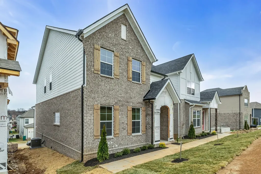 1107 Freeboard Alley La Vergne TN 37086