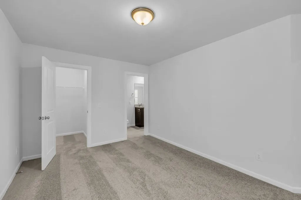 1107 Freeboard Alley La Vergne TN 37086