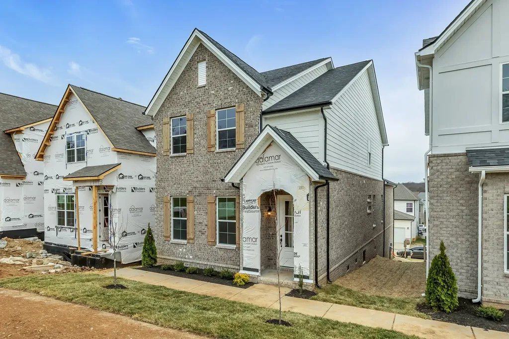 1107 Freeboard Alley La Vergne TN 37086