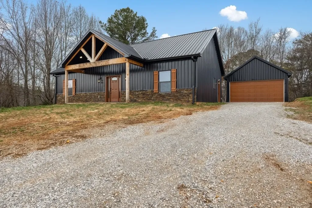 660 Laurelburg Road Rock Island TN 38581
