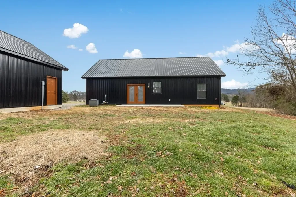 660 Laurelburg Road Rock Island TN 38581