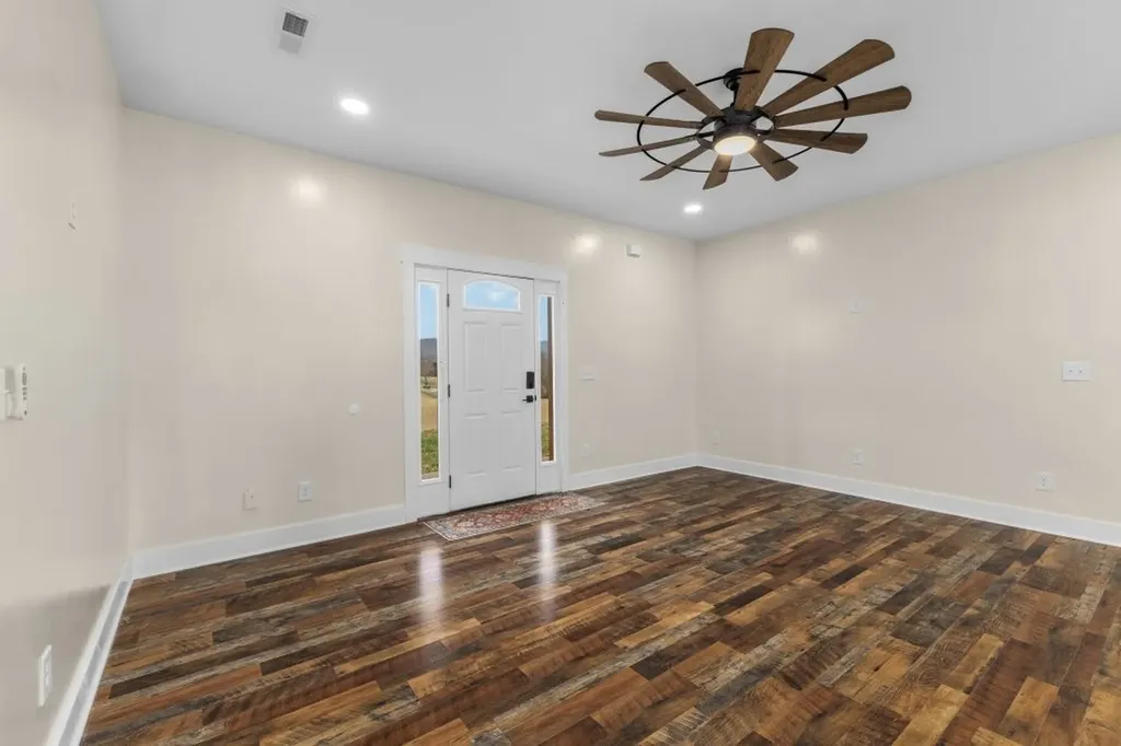 660 Laurelburg Road Rock Island TN 38581