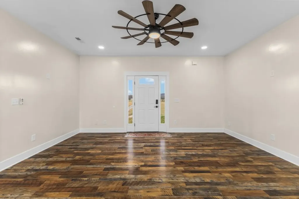 660 Laurelburg Road Rock Island TN 38581