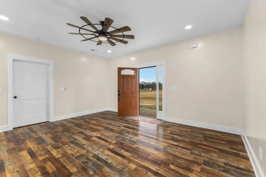 660 Laurelburg Road Rock Island TN 38581