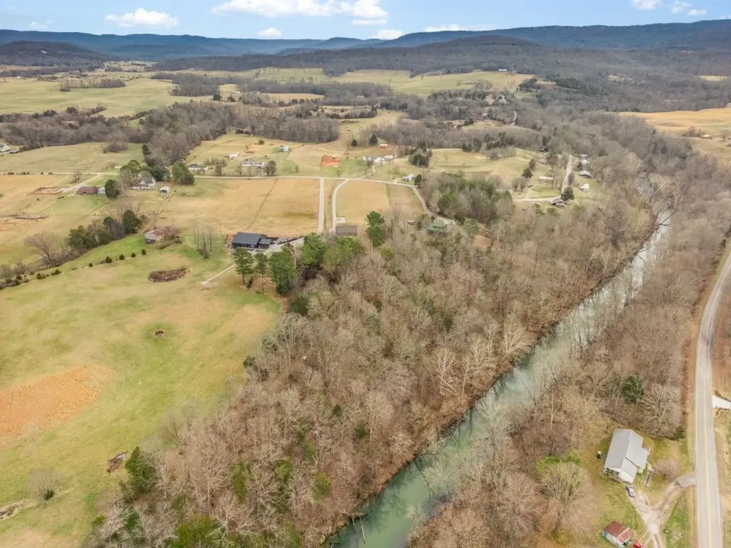 660 Laurelburg Road Rock Island TN 38581