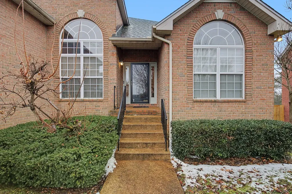 6744 Sugar Hill Drive Nashville TN 37211