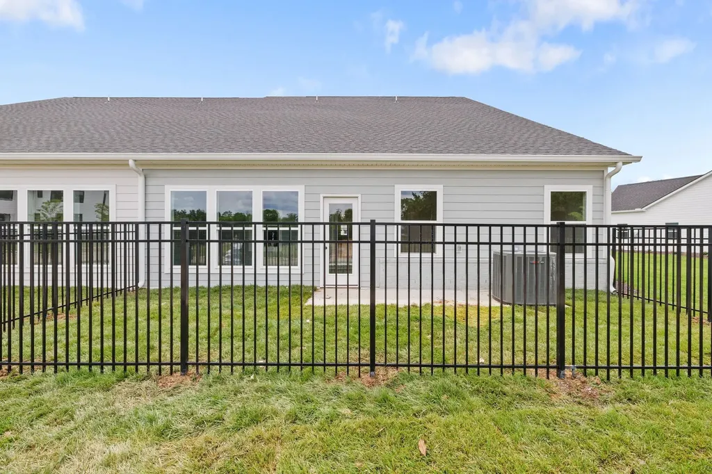 2033 Grace Johns Circle Murfreesboro TN 37128