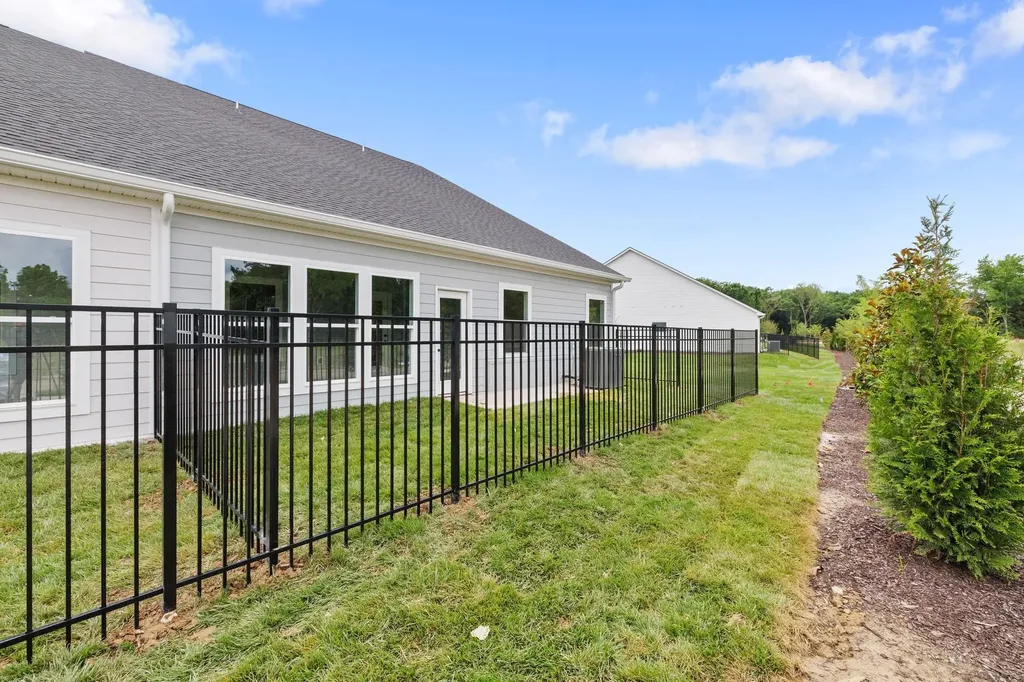 2033 Grace Johns Circle Murfreesboro TN 37128