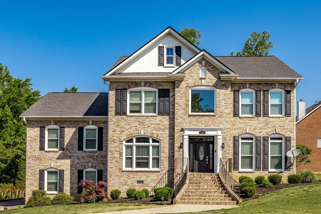 102 Fairlake Court Hendersonville TN 37075