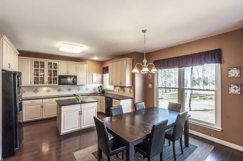 102 Fairlake Court Hendersonville TN 37075