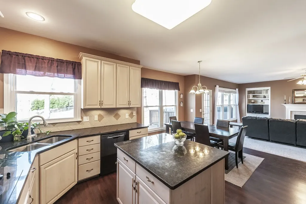 102 Fairlake Court Hendersonville TN 37075