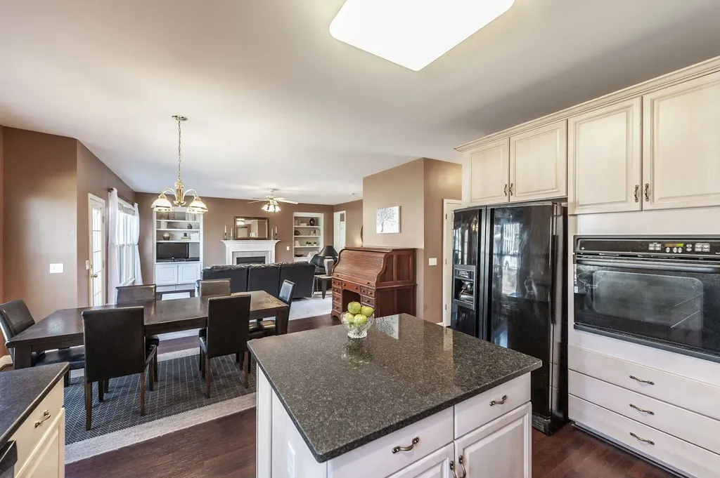 102 Fairlake Court Hendersonville TN 37075